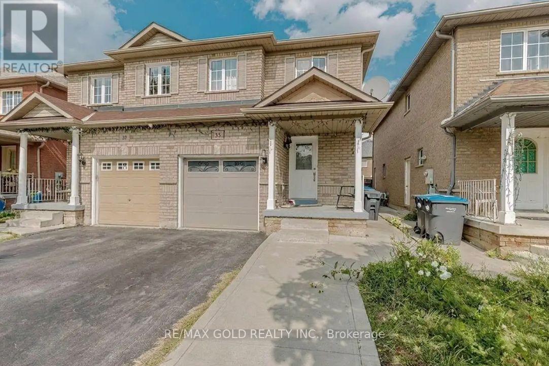 35 Ridgefield Court, Brampton, Ontario  L6P 1B4 - Photo 1 - W13821172