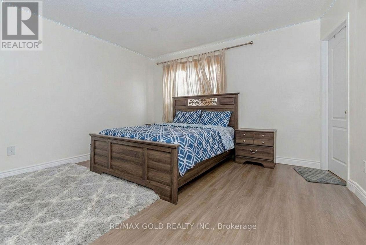 35 Ridgefield Court, Brampton, Ontario  L6P 1B4 - Photo 13 - W13821172