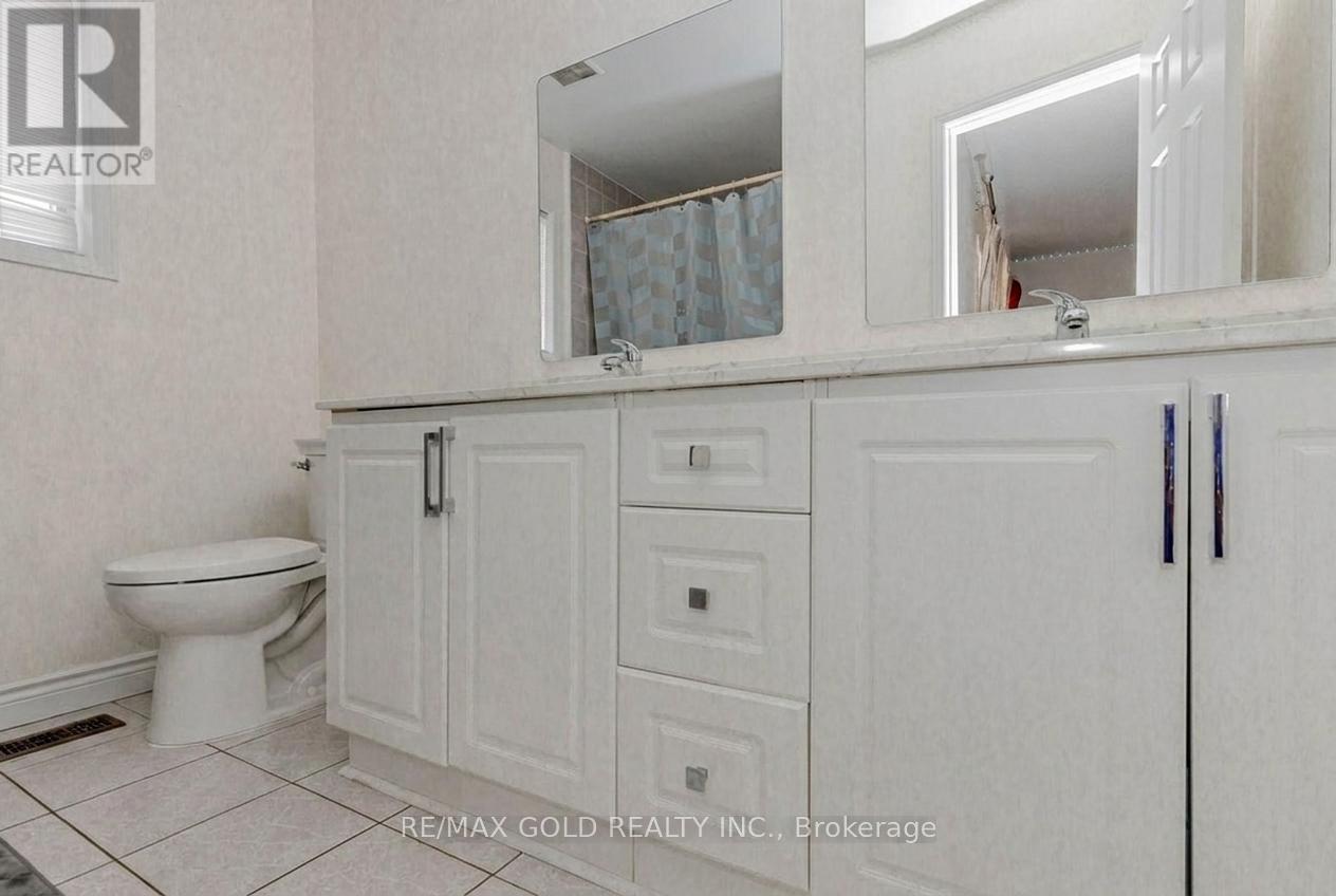 35 Ridgefield Court, Brampton, Ontario  L6P 1B4 - Photo 18 - W13821172