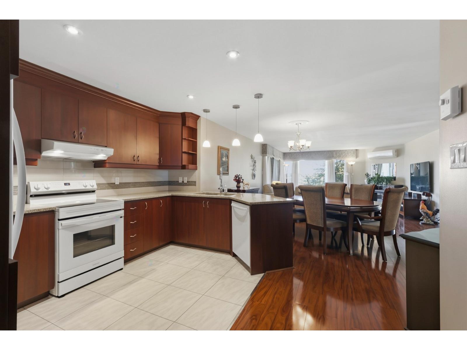 11 Rue St-Laurent|#207 Beauharnois Quebec Canada J6N1V1 4