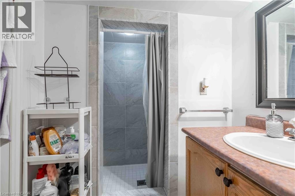 1257 KING Street W photo 24