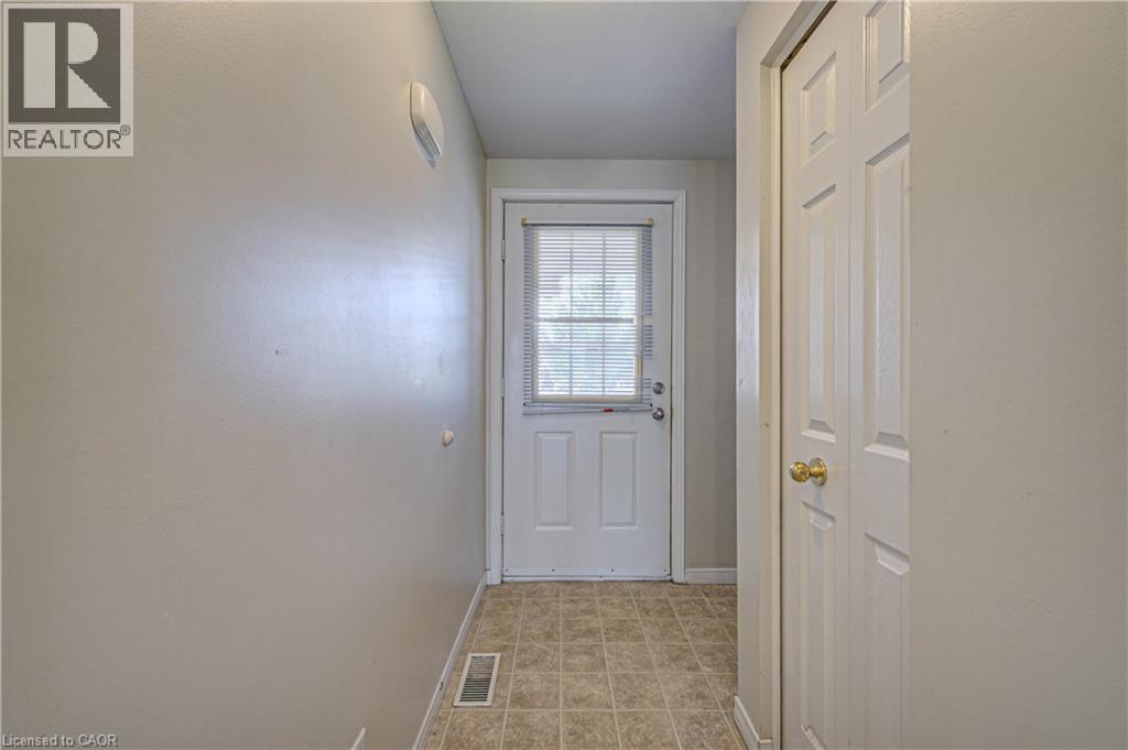 155 Highbrook Street, Kitchener, Ontario  N2E 3P5 - Photo 5 - 40865363