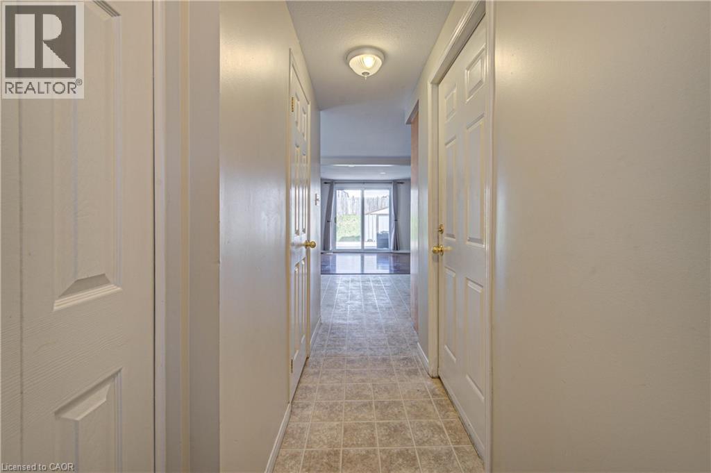 155 Highbrook Street, Kitchener, Ontario  N2E 3P5 - Photo 4 - 40865363