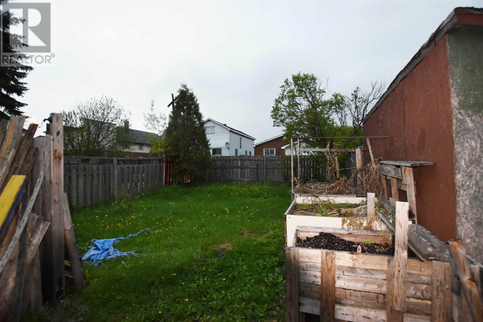 646 Portage Ln, Sault Ste. Marie, Ontario  P6A 1K5 - Photo 3 - SM262643