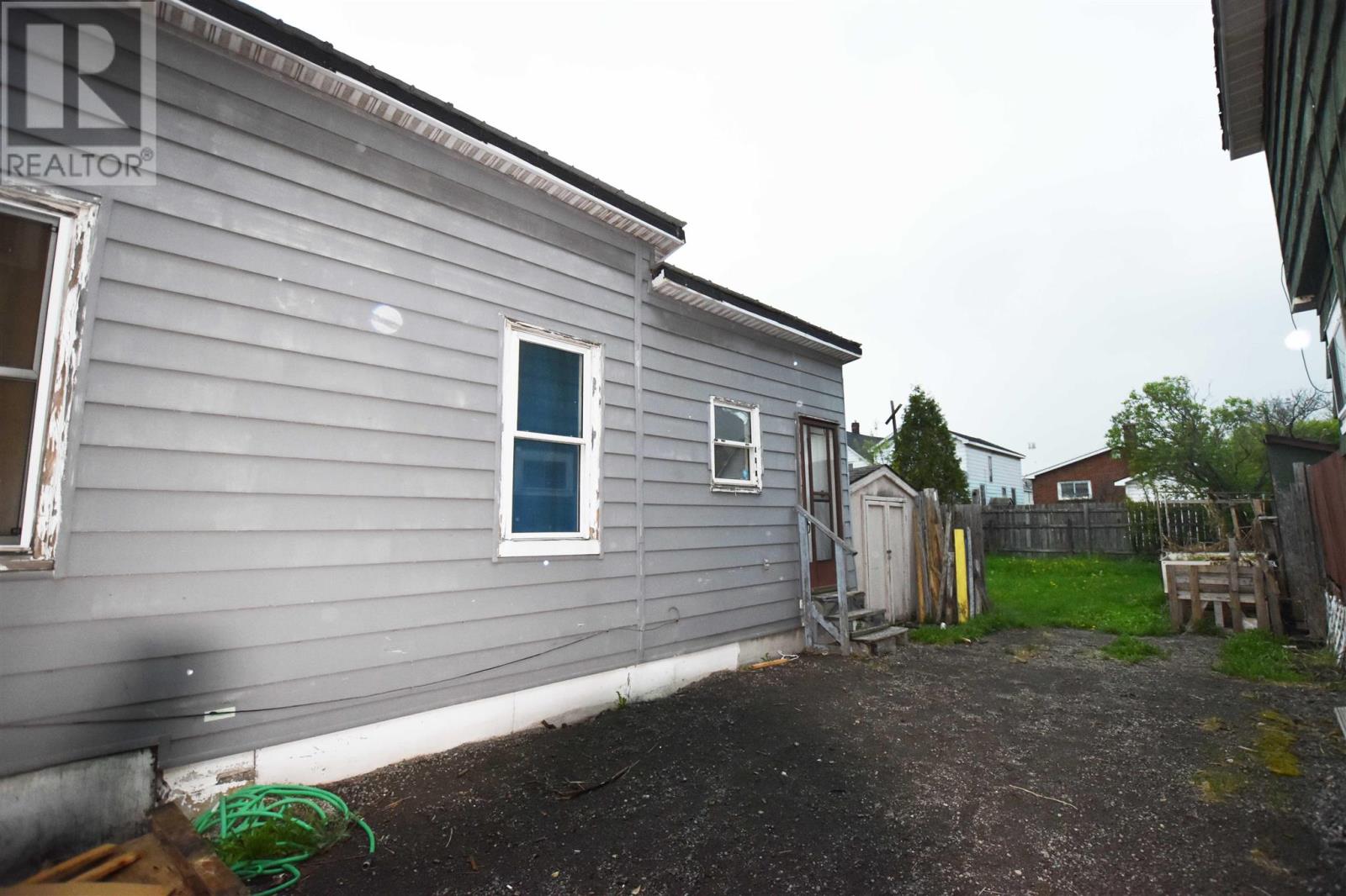 646 Portage Ln, Sault Ste. Marie, Ontario  P6A 1K5 - Photo 4 - SM262643