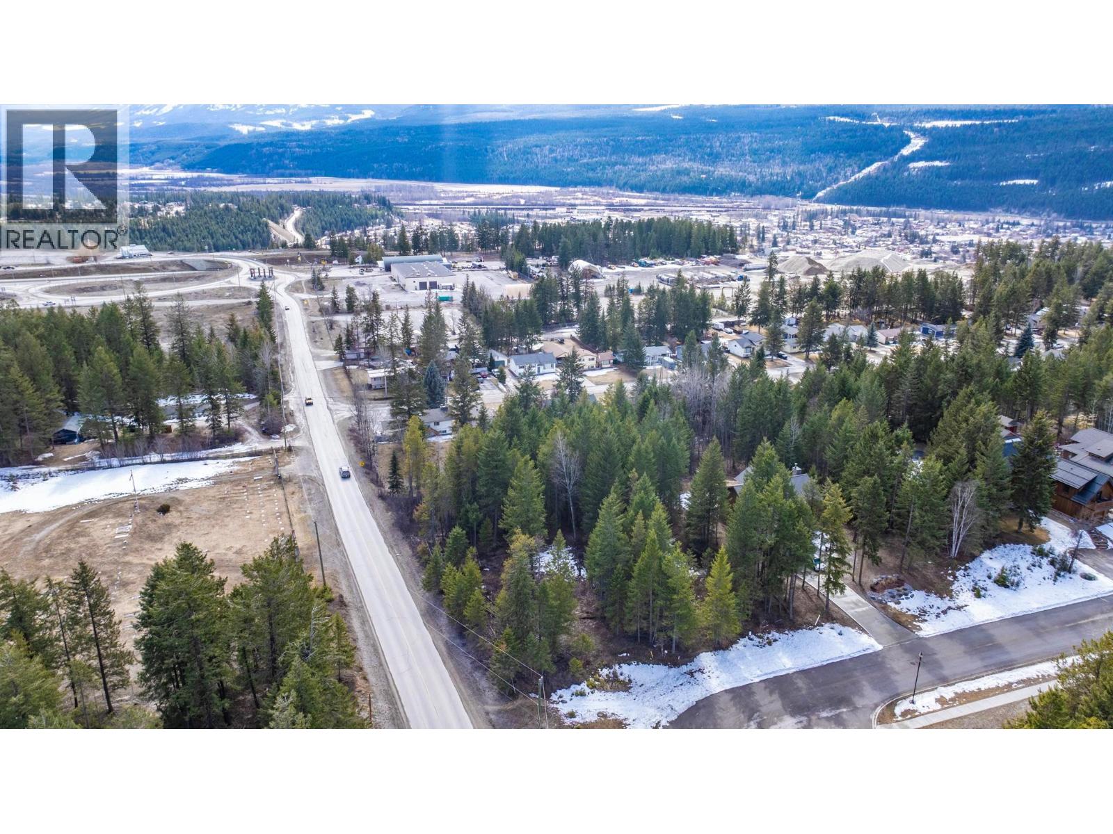 1400 Pine Drive, Golden, British Columbia  V0A 1H1 - Photo 5 - 10401672