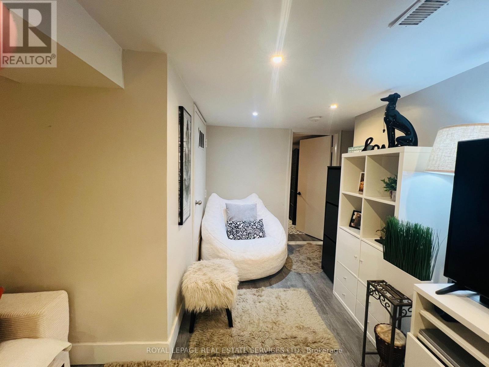 Lower - 263 Grace Street, Toronto, Ontario  M6G 3A7 - Photo 7 - C13821250