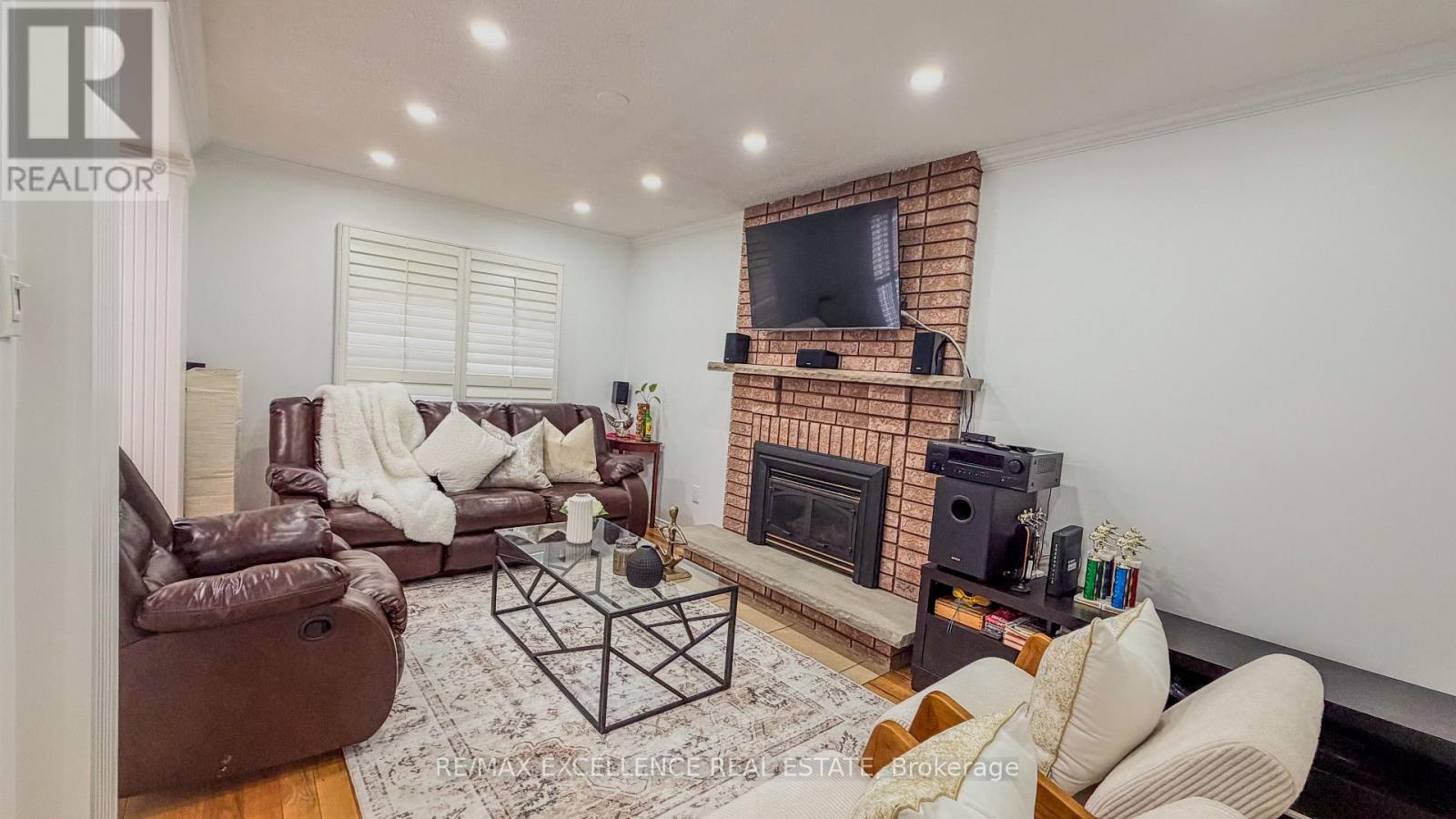 303 Hickory Circle, Oakville, Ontario  L6H 4V3 - Photo 11 - W13821208