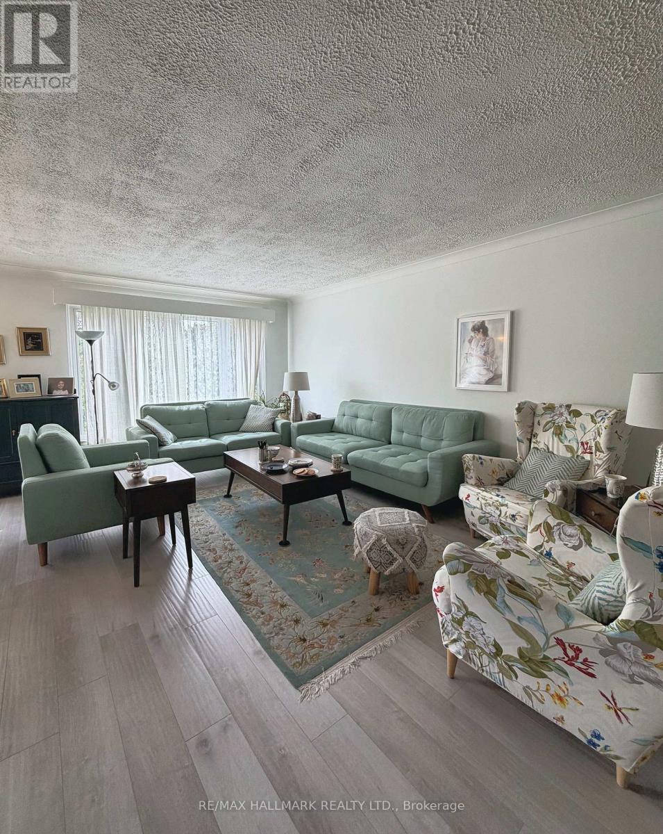 24 Sabine Road, Toronto, Ontario  M9B 3A8 - Photo 3 - W13821212
