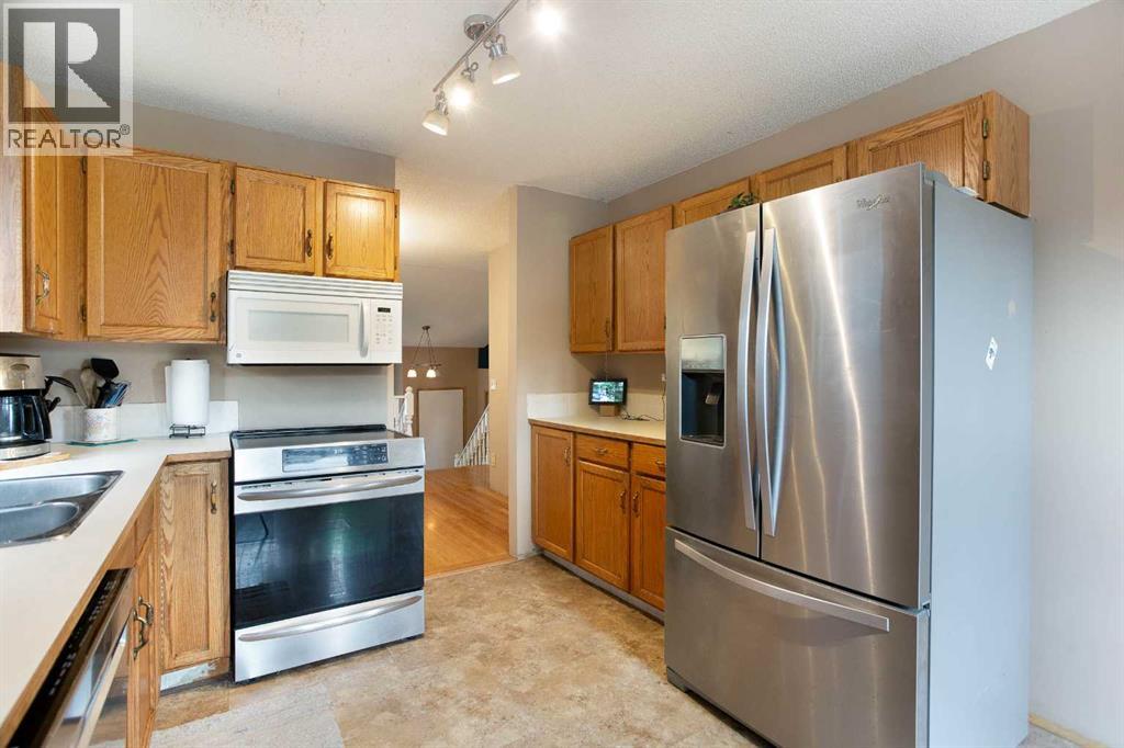 127 Shawinigan Drive SW photo 16