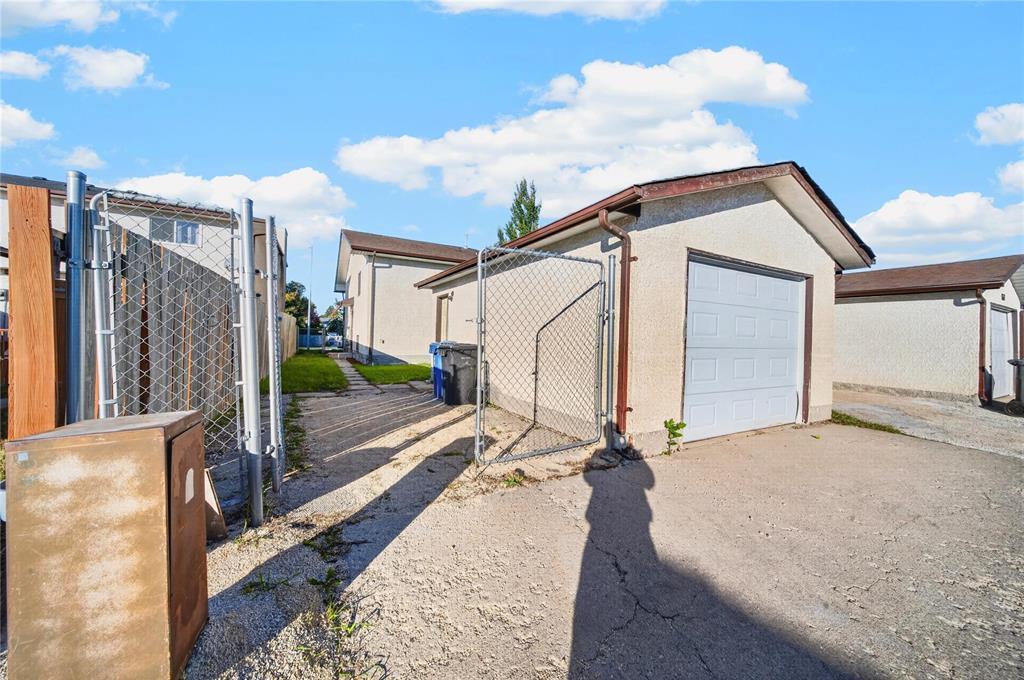 860 Templeton Avenue, Winnipeg, Manitoba  R2V 3S6 - Photo 22 - 202623920