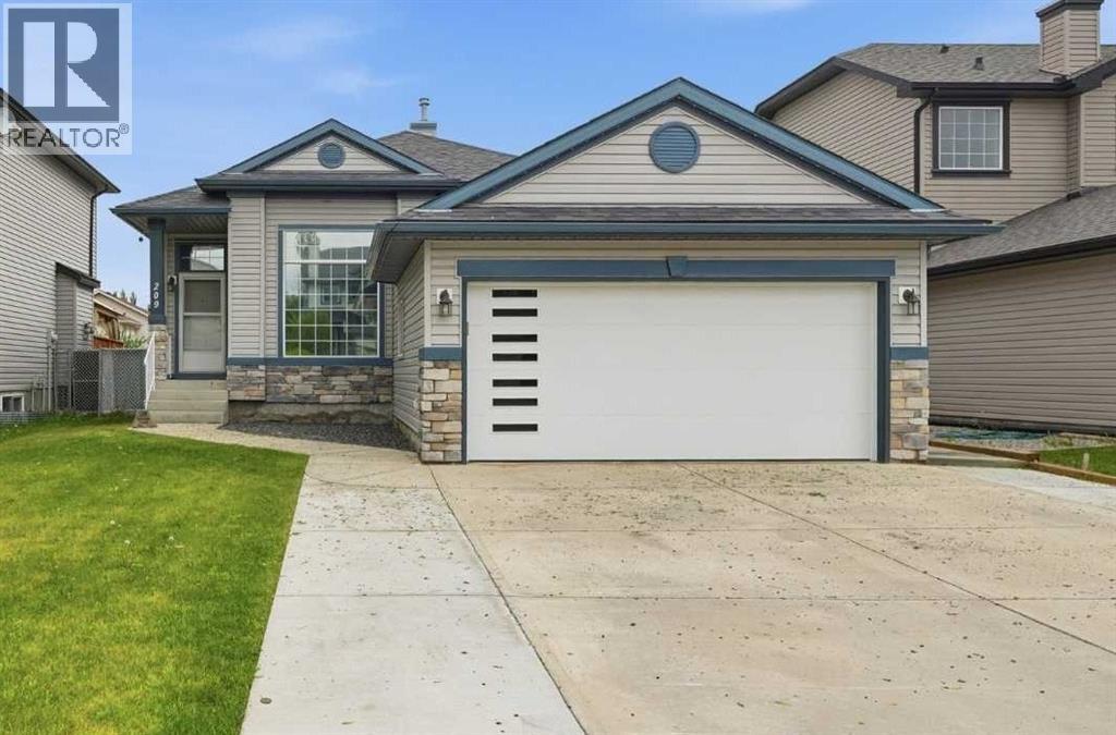 209 Oakmere Close, Chestermere, Alberta
