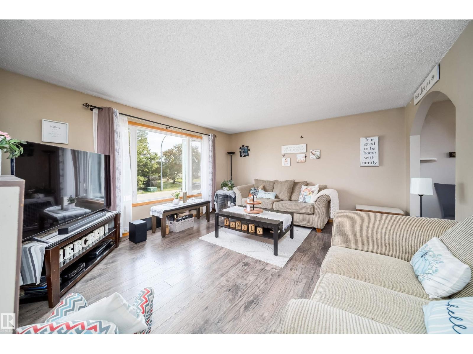 4104 44 ST