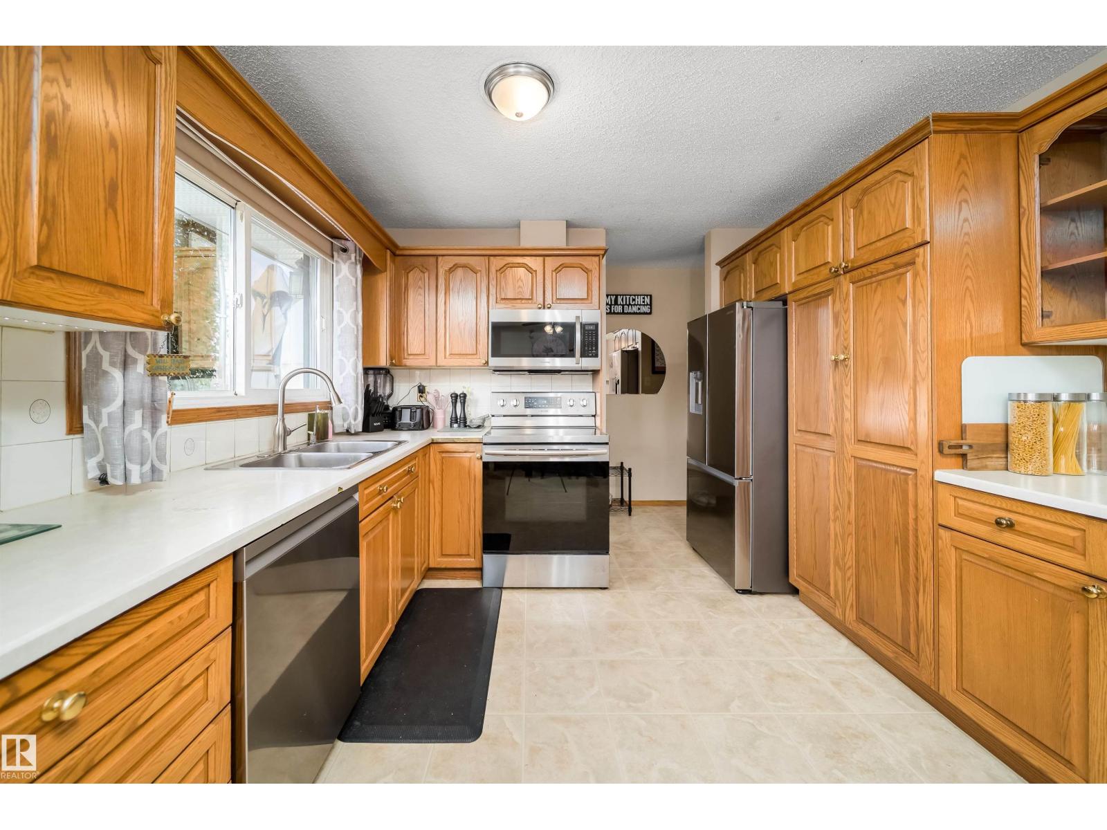 4104 44 ST