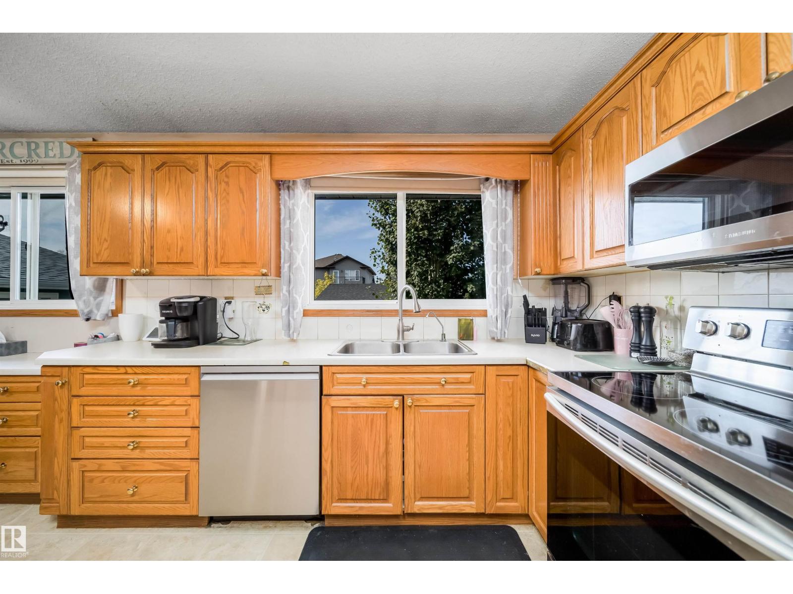 4104 44 ST