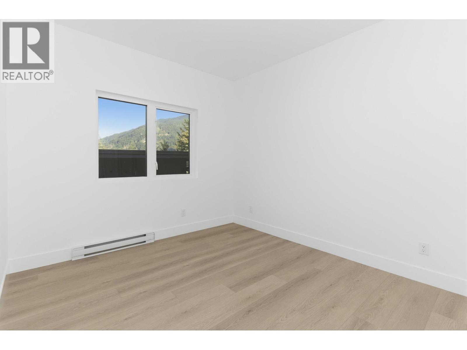 2 2098 CRUMPIT WOODS DRIVE photo 26