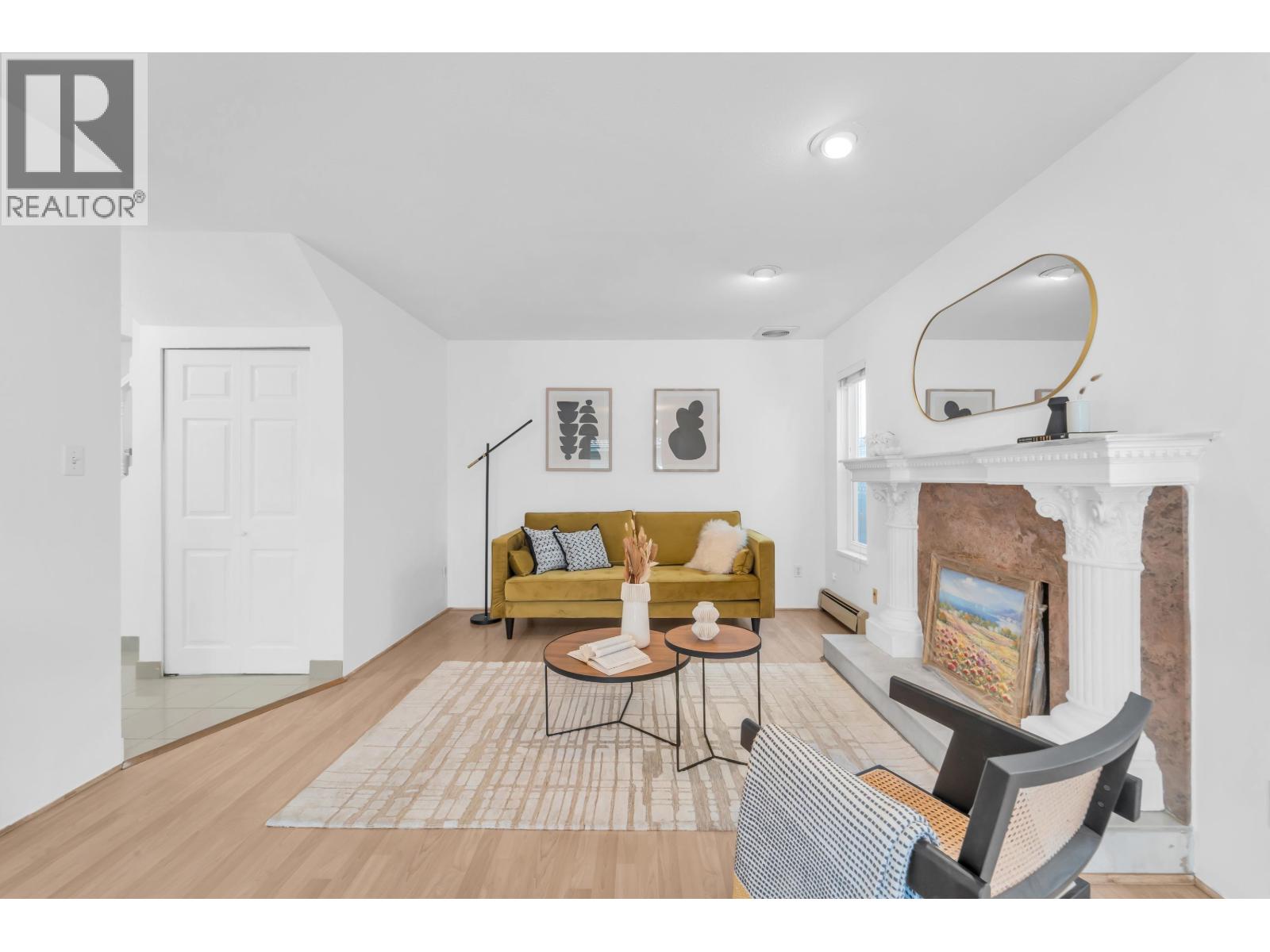 8377 SHAUGHNESSY STREET photo 2