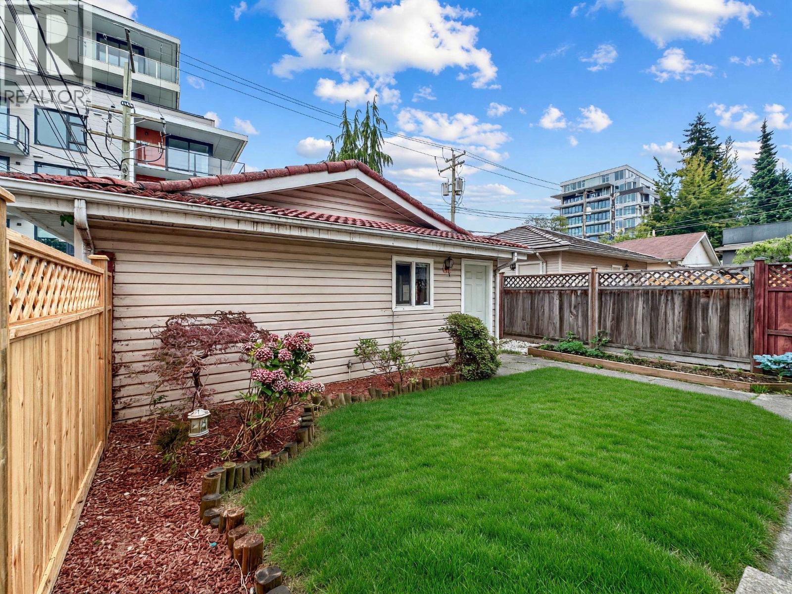 8377 SHAUGHNESSY STREET photo 21