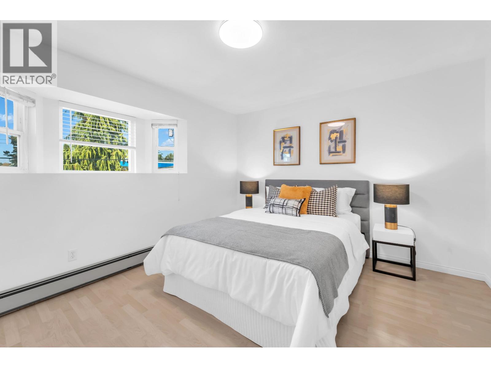 8377 SHAUGHNESSY STREET photo 9