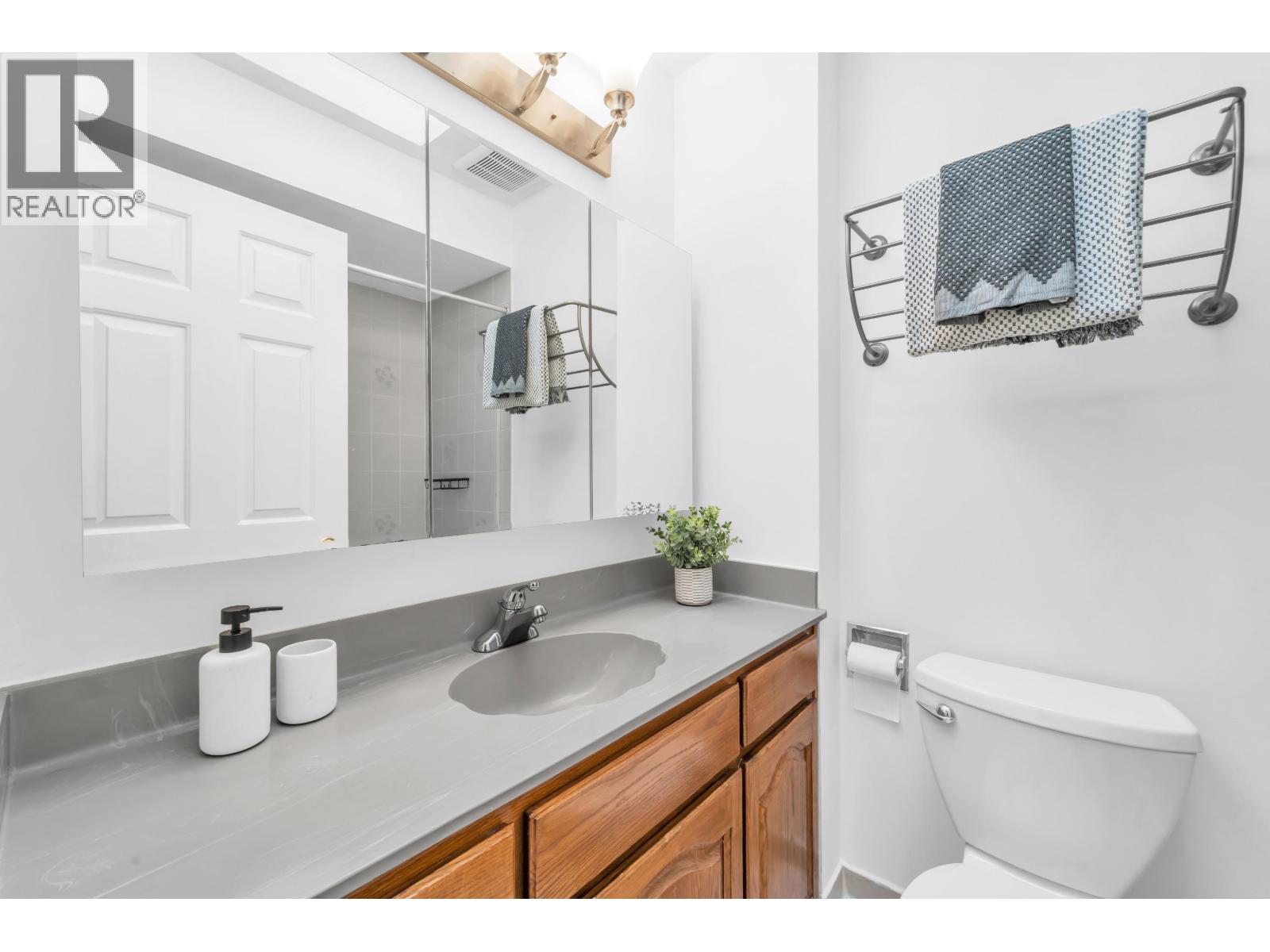 8377 SHAUGHNESSY STREET photo 14