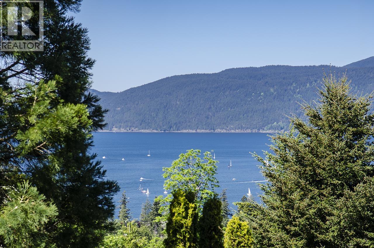 5237 Timberfeild Road, West Vancouver, British Columbia  V7W 2Y5 - Photo 6 - R3077110