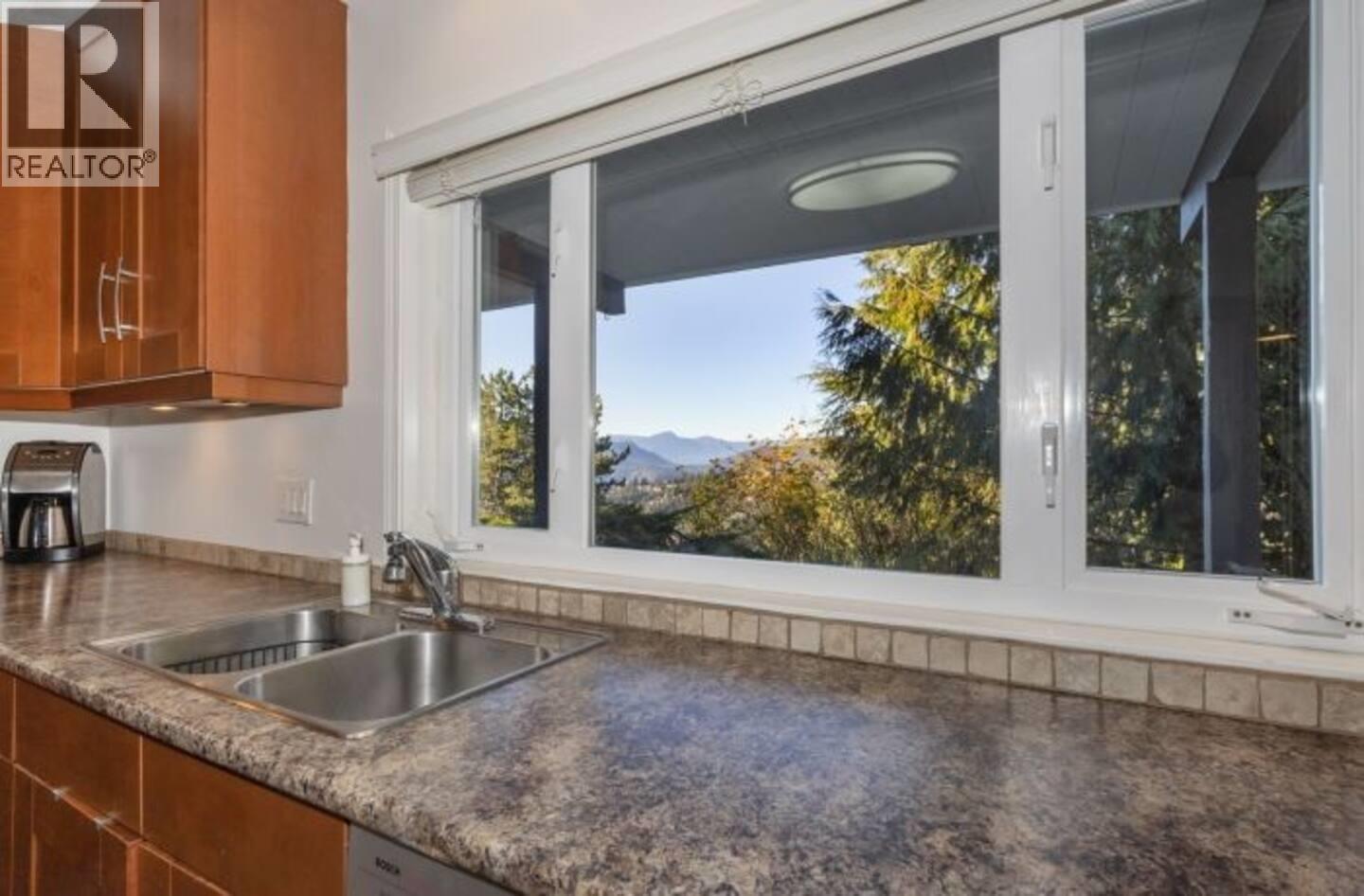 5237 Timberfeild Road, West Vancouver, British Columbia  V7W 2Y5 - Photo 33 - R3077110
