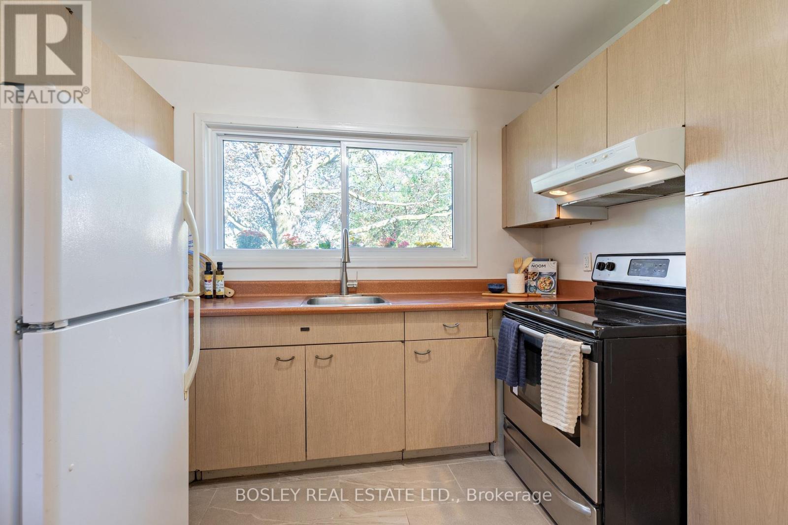 33 Roanoke Road, Toronto, Ontario  M3A 1G1 - Photo 9 - C13821378