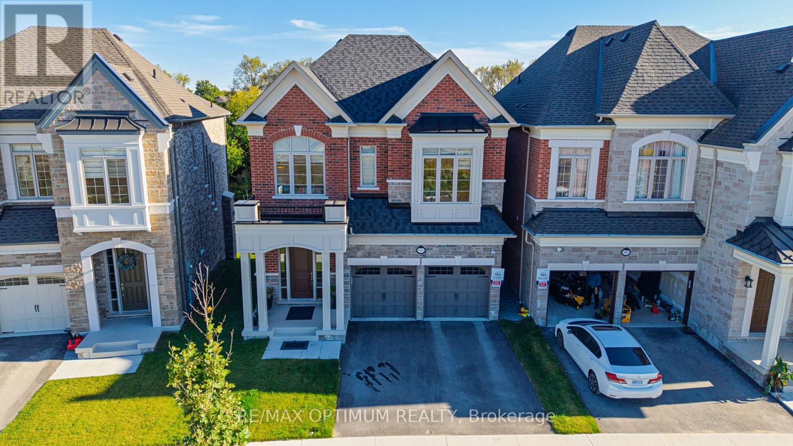 88 Pheasant Ridge Drive, Whitby, Ontario  L1P 0R9 - Photo 3 - E13821332