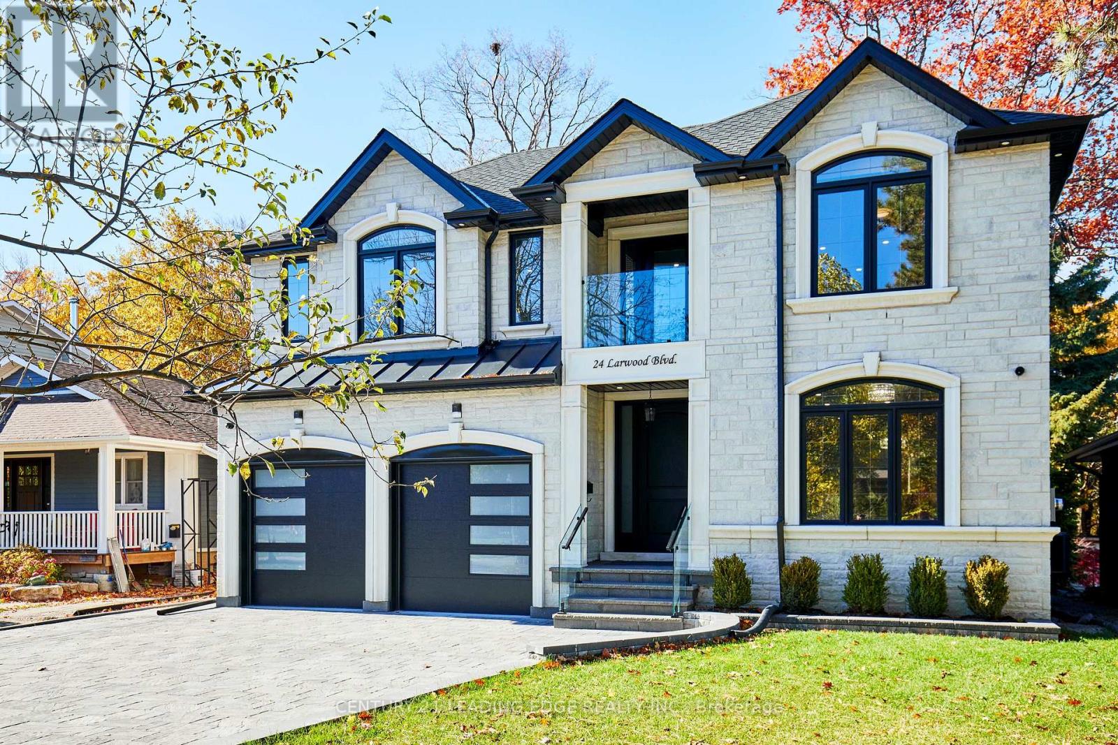 24 Larwood Boulevard, Toronto, Ontario  M1M 2M5 - Photo 3 - E13821336