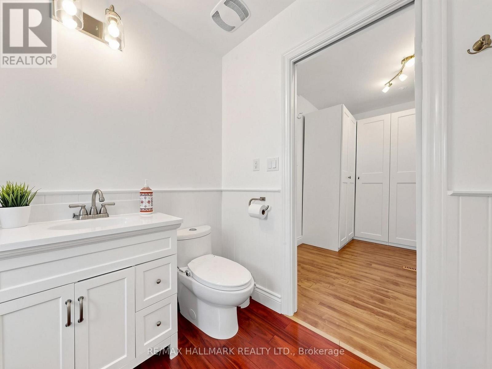 182 Holborne Avenue, Toronto, Ontario  M4C 2R8 - Photo 13 - E13821338