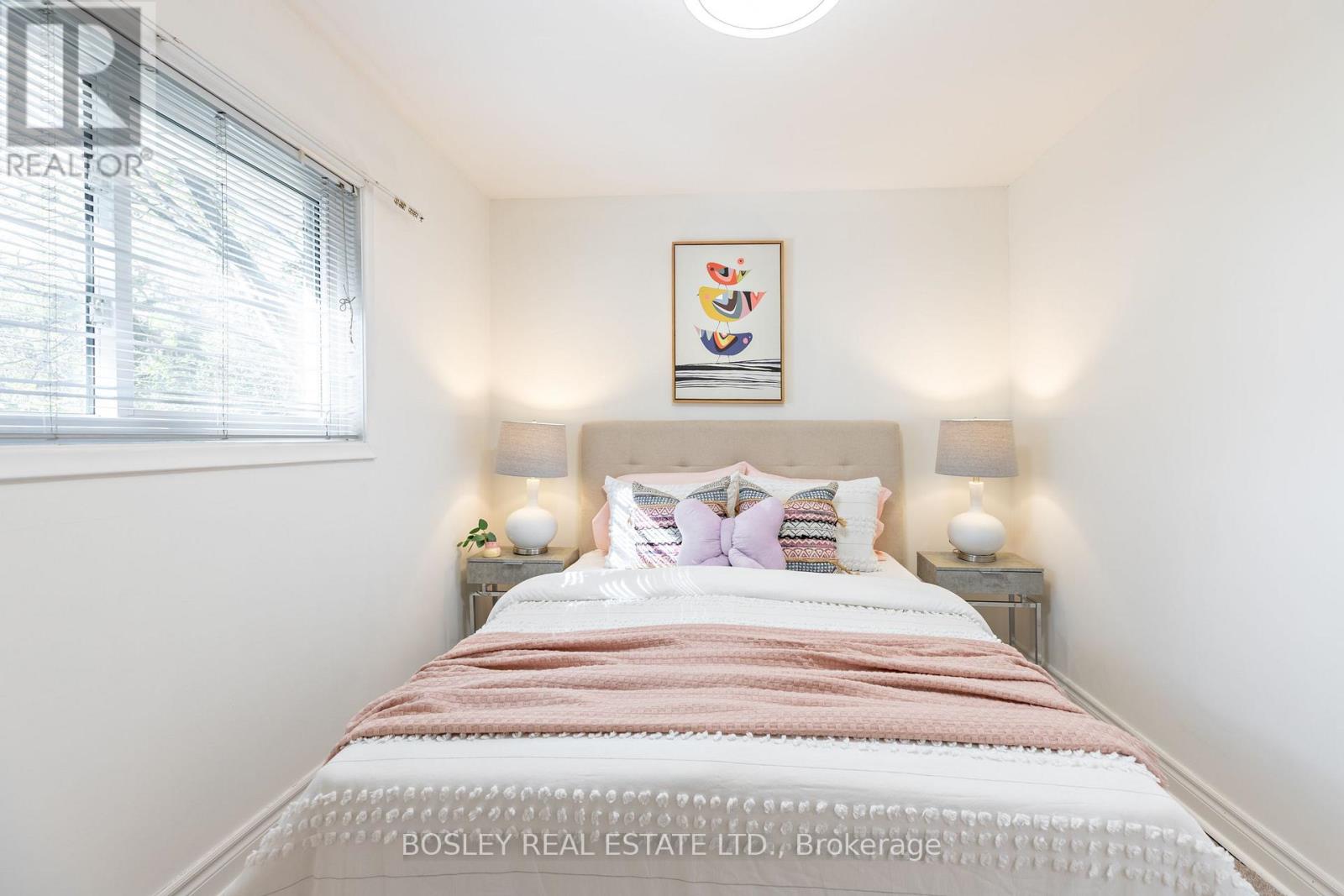 33 Roanoke Road, Toronto, Ontario  M3A 1G1 - Photo 15 - C13821378