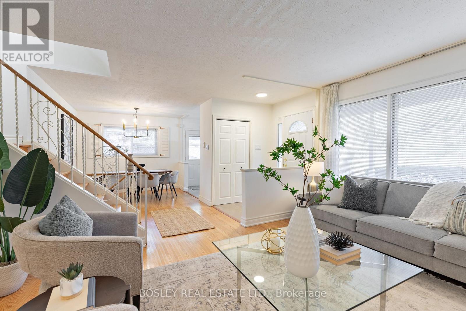 33 Roanoke Road, Toronto, Ontario  M3A 1G1 - Photo 2 - C13821378