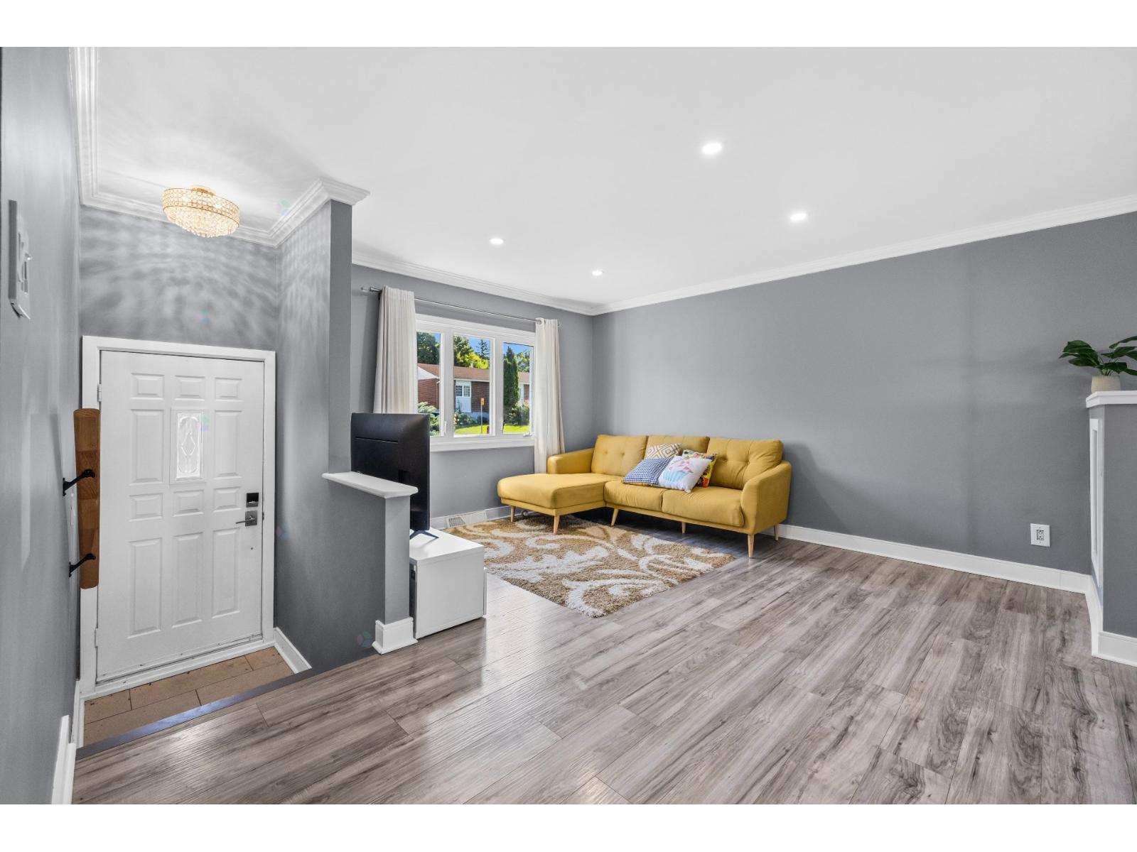 4572 Rue Dugas Montréal (Pierrefonds-Roxboro) Quebec Canada H9J2B3 4