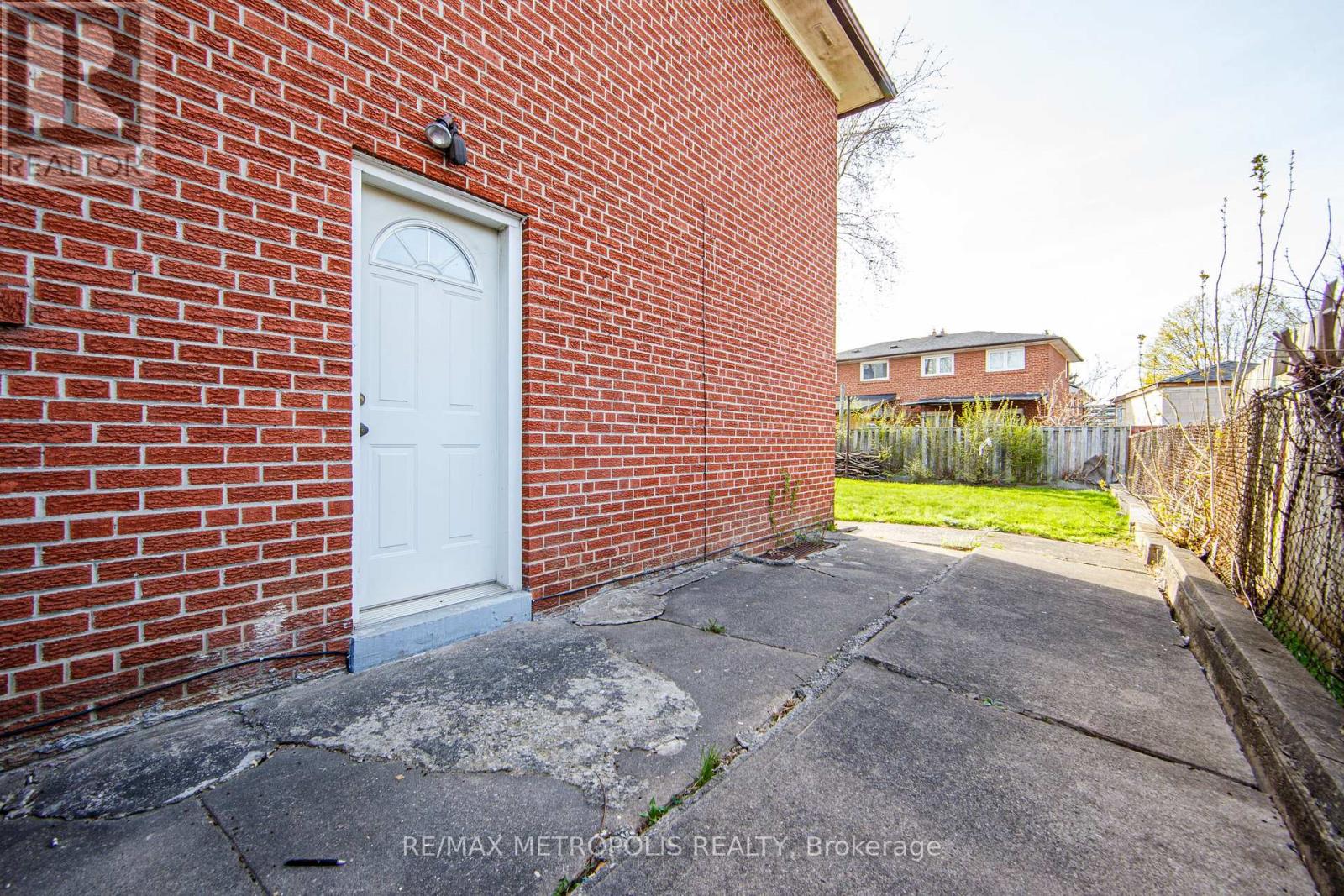 110 Stevenson Road, Toronto, Ontario  M9V 2B5 - Photo 33 - W13821318