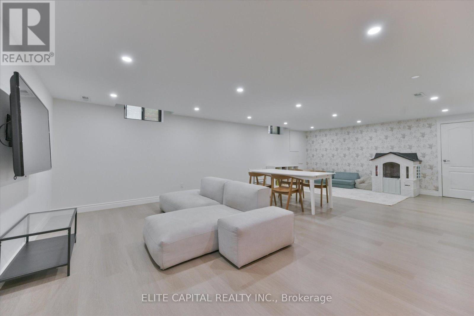 20 Raymore Drive, Toronto, Ontario  M9P 1W5 - Photo 35 - W13821386