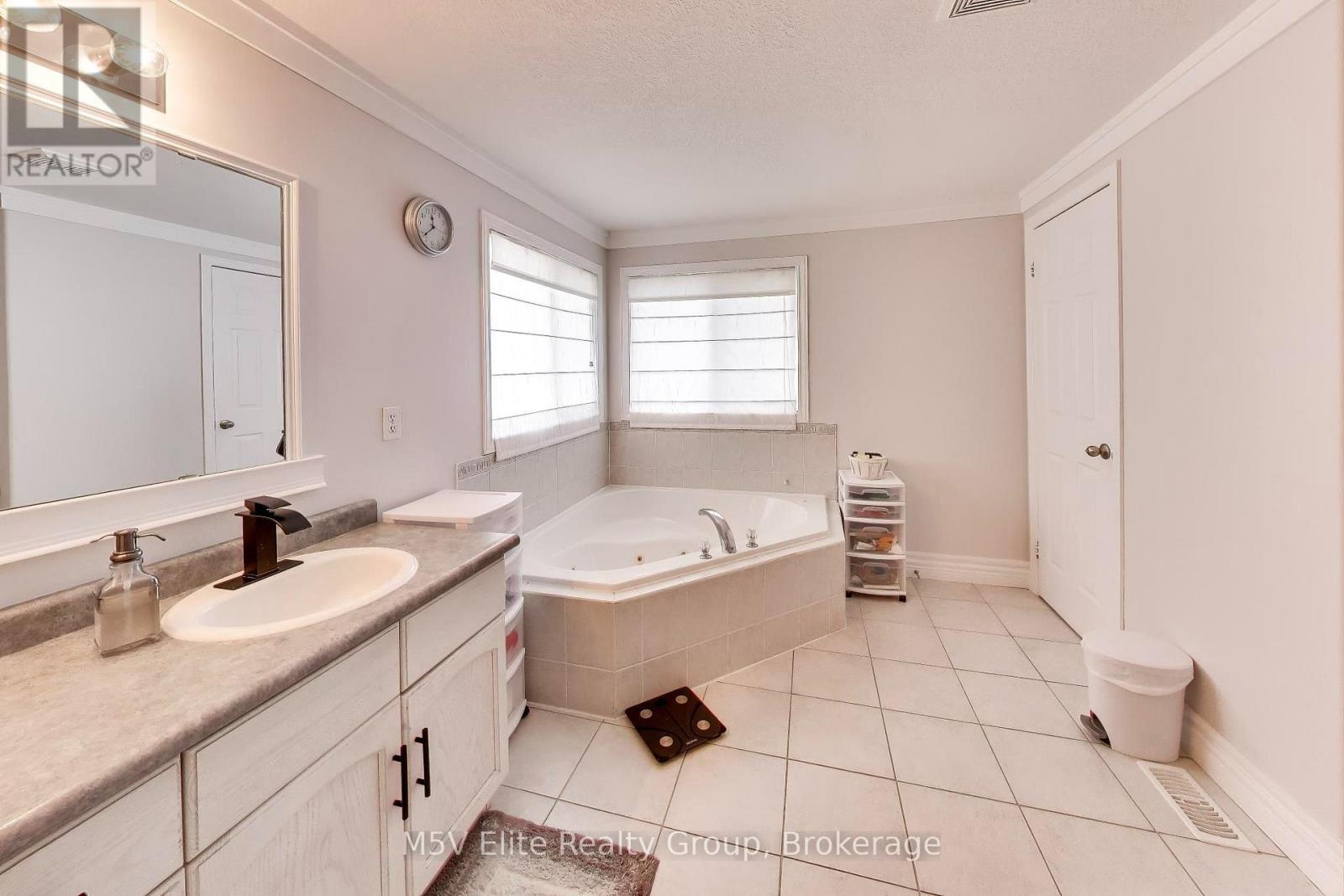 189 Churchill Road, Halton Hills, Ontario  L7J 3B4 - Photo 10 - W13821396