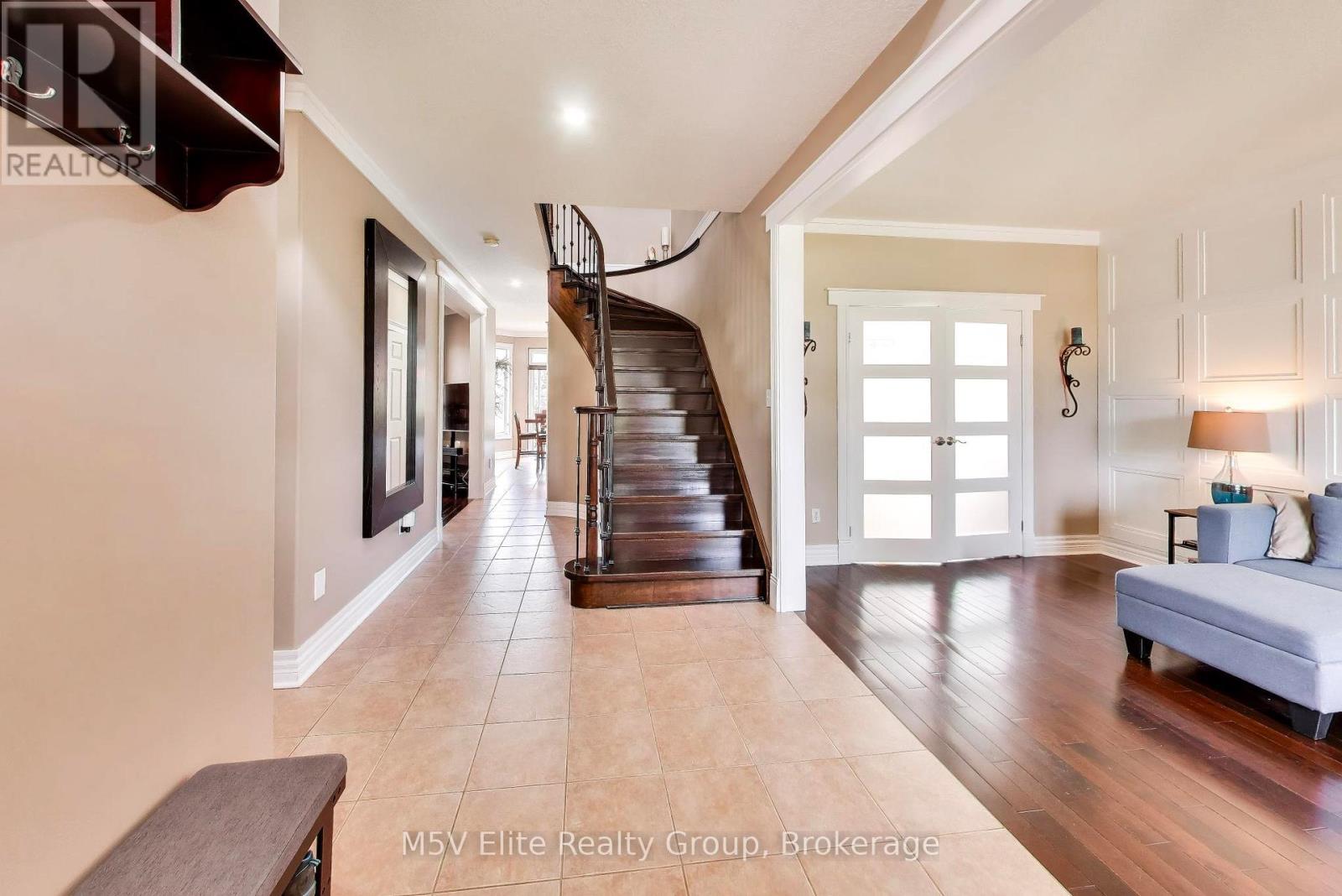 189 Churchill Road, Halton Hills, Ontario  L7J 3B4 - Photo 3 - W13821396