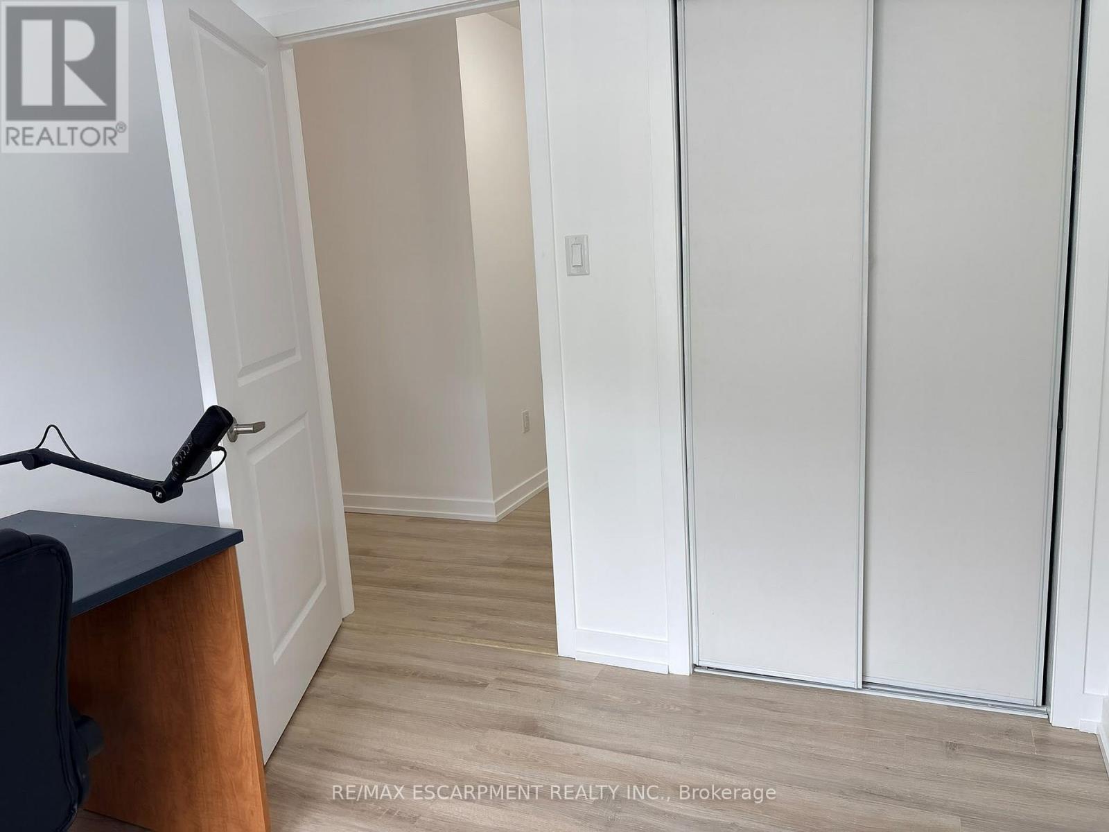 231 - 101 Shoreview Place, Hamilton, Ontario  L8E 0K3 - Photo 3 - X13821292