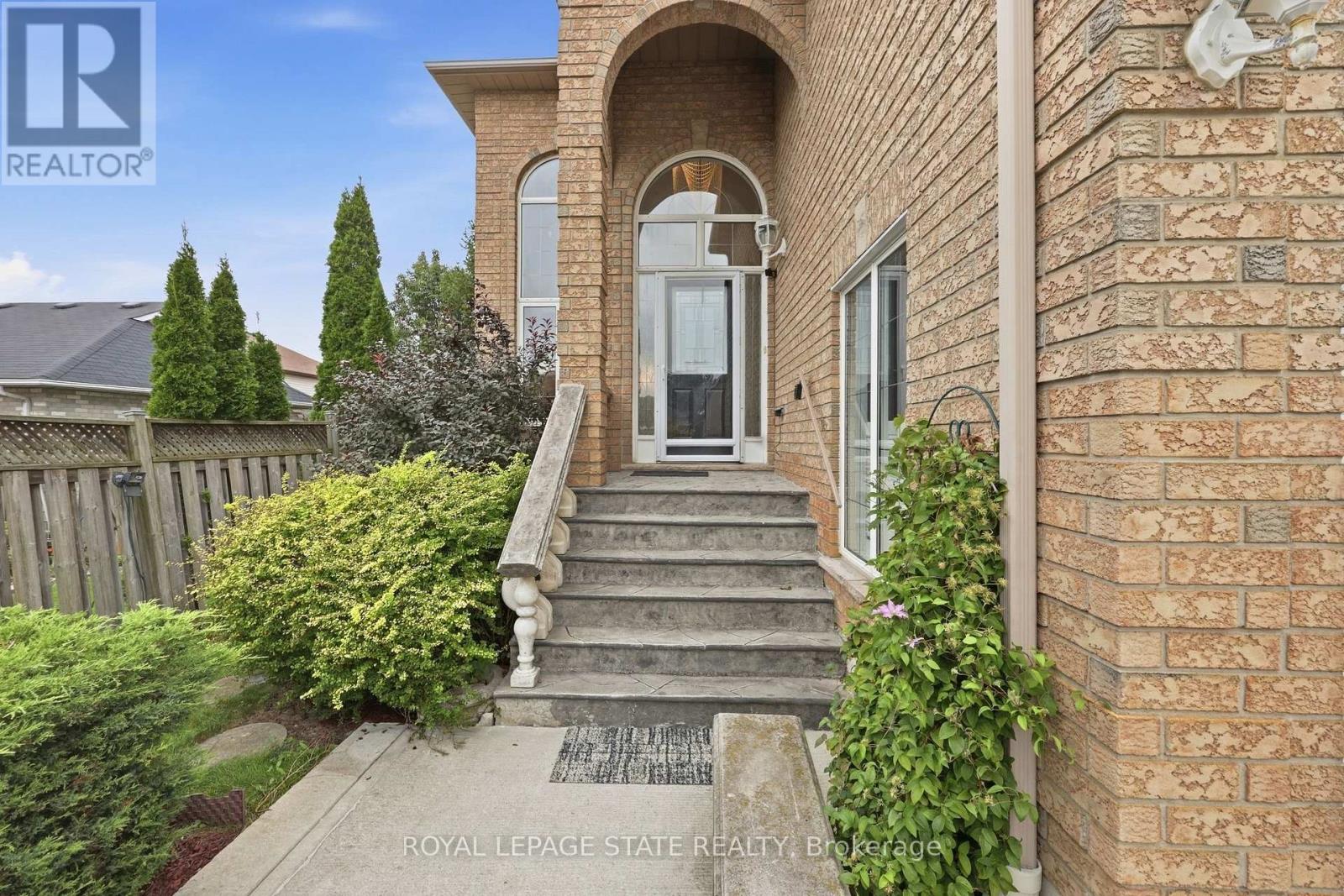 11 Redtail Crescent, Hamilton, Ontario  L9B 2R6 - Photo 5 - X13821348