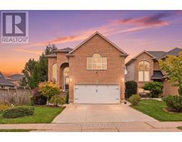 11 REDTAIL CRESCENT, Hamilton, Ontario