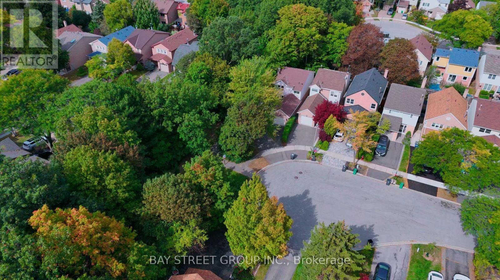 2439 Musket Court, Mississauga, Ontario L5L 3B7 - Photo 3 - W13814792