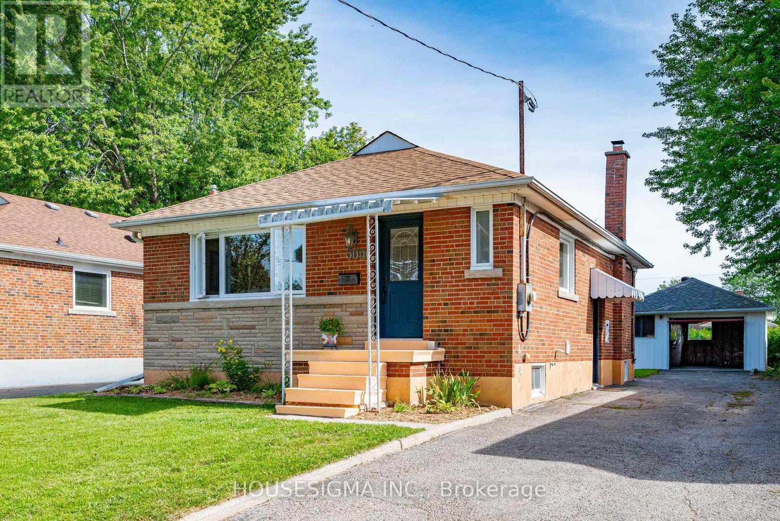 309 Baldwin Street, Oshawa, Ontario  L1H 6H5 - Photo 2 - E13821402