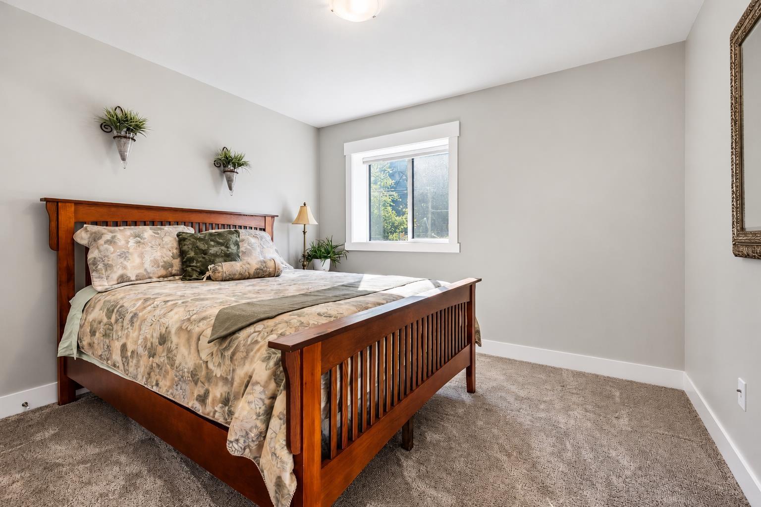 31 386 PINE AVENUE|Harrison Hot Springs