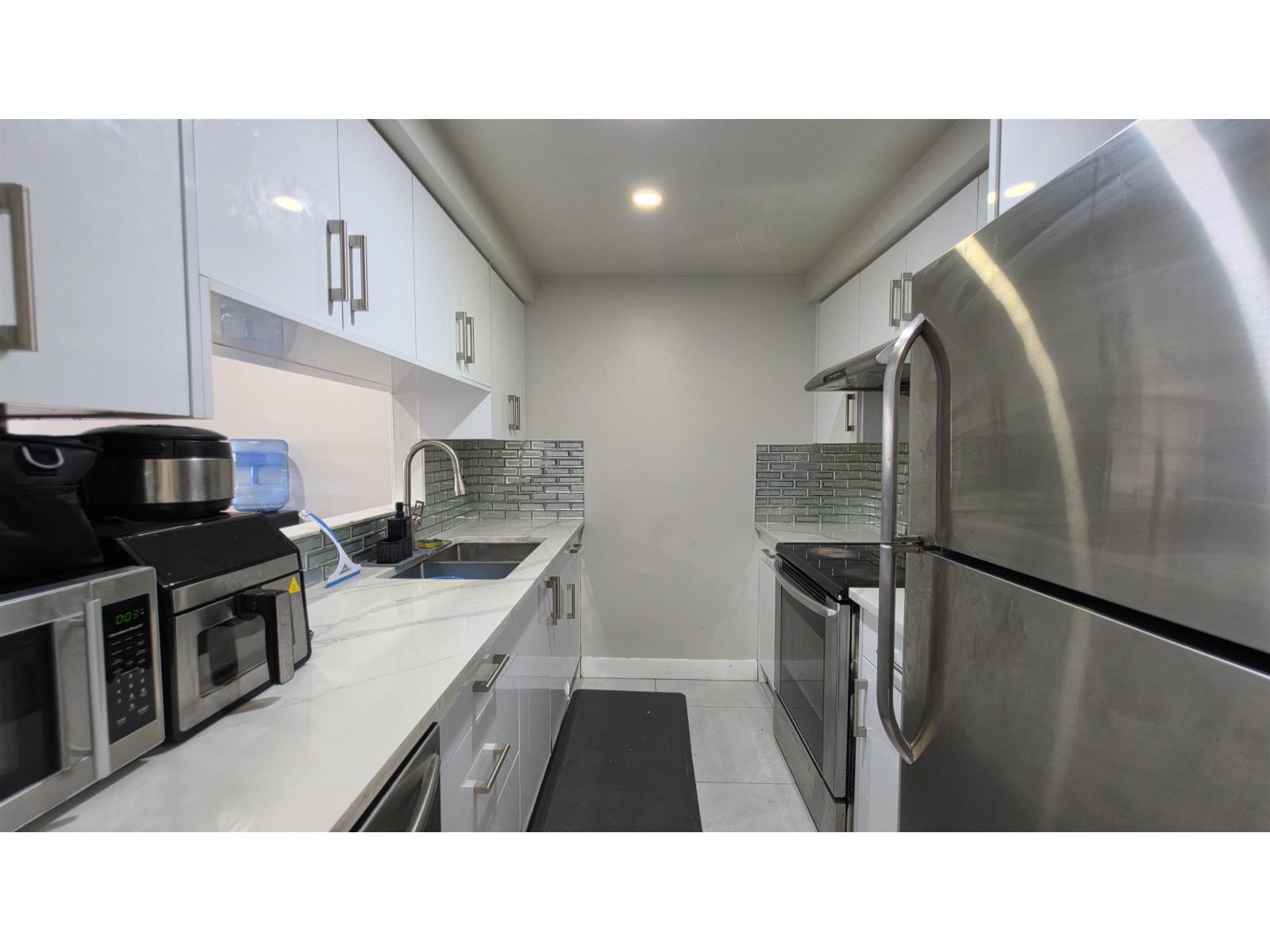 105 9635 121 STREET photo 1