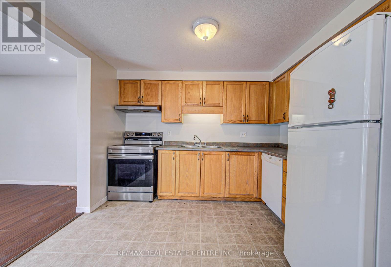 155 Highbrook Street, Kitchener, Ontario  N2E 3P5 - Photo 10 - X13821414
