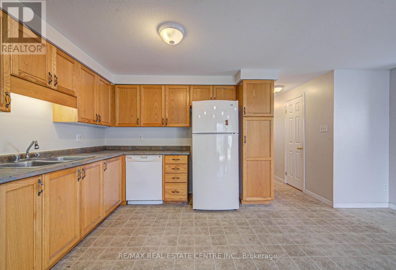 155 Highbrook Street, Kitchener, Ontario  N2E 3P5 - Photo 11 - X13821414