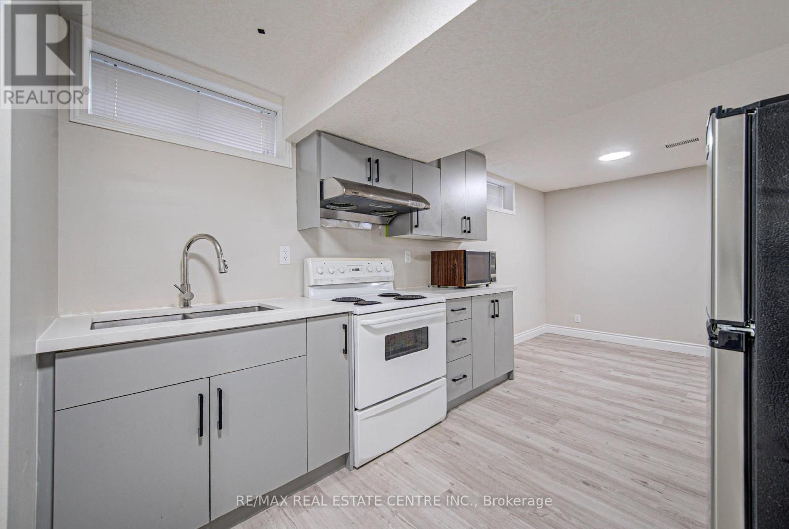 155 Highbrook Street, Kitchener, Ontario  N2E 3P5 - Photo 20 - X13821414