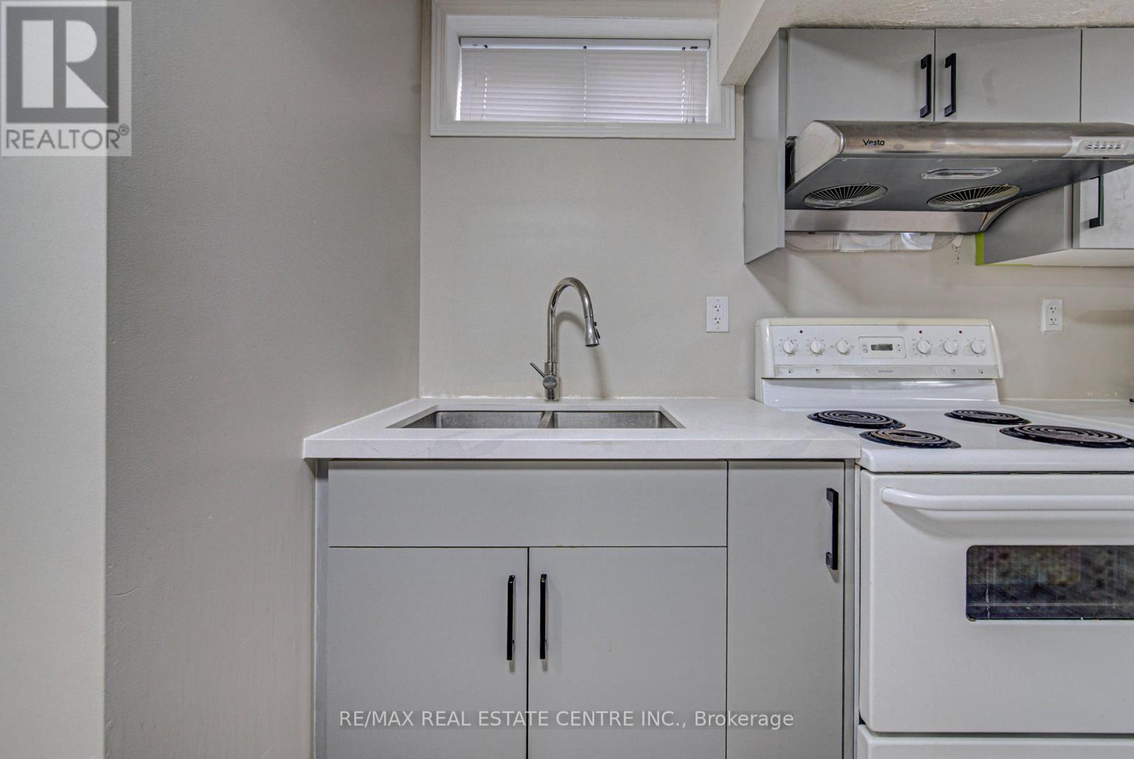 155 Highbrook Street, Kitchener, Ontario  N2E 3P5 - Photo 21 - X13821414