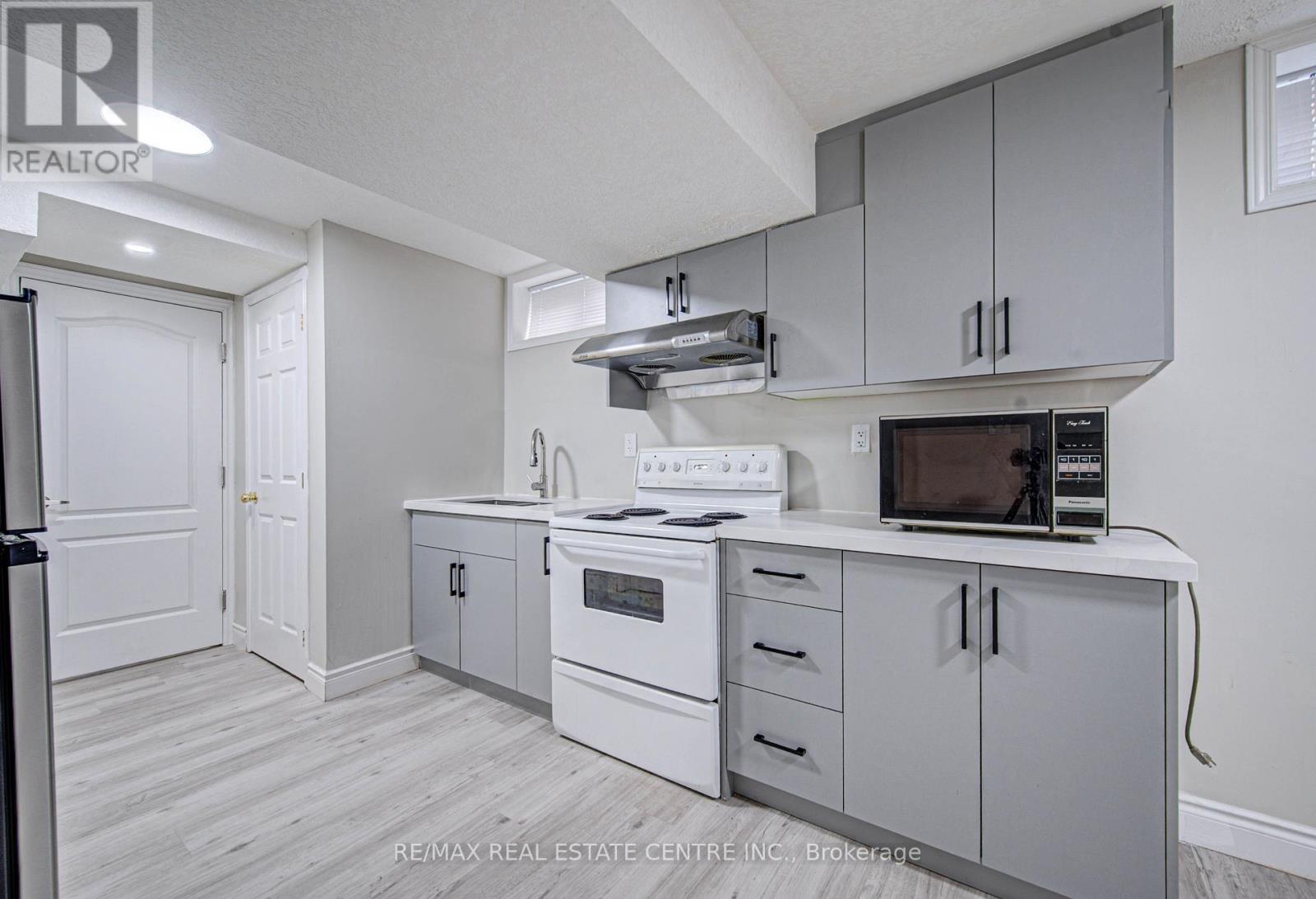 155 Highbrook Street, Kitchener, Ontario  N2E 3P5 - Photo 23 - X13821414