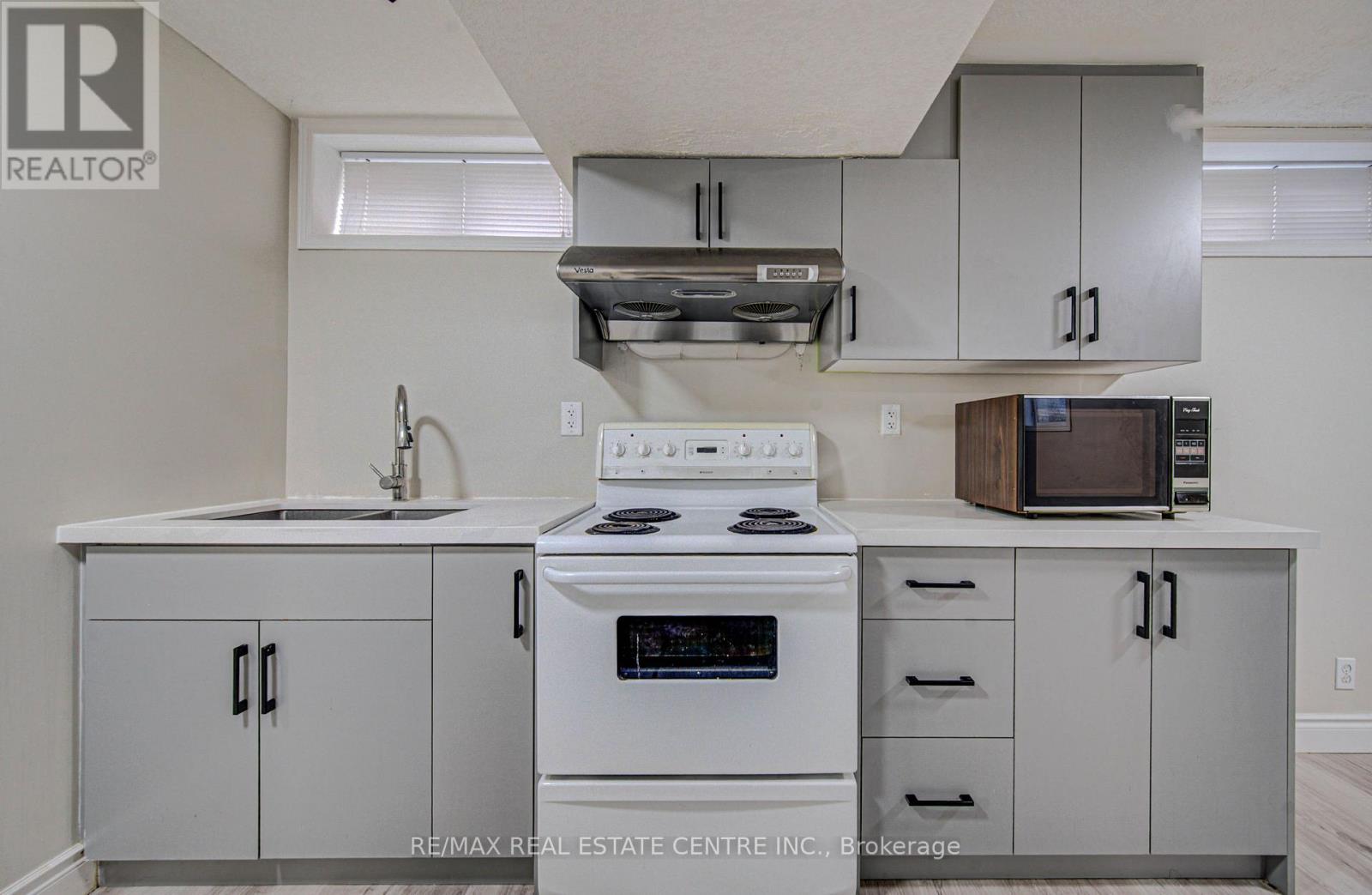 155 Highbrook Street, Kitchener, Ontario  N2E 3P5 - Photo 24 - X13821414